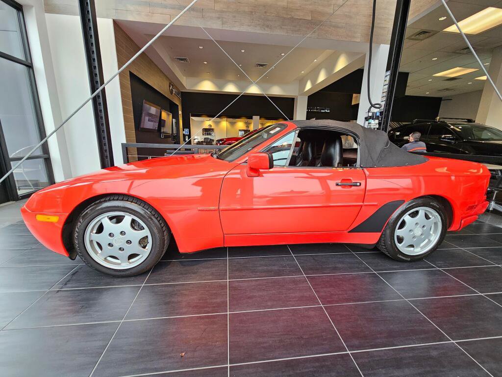 Used 1990 Porsche 944 Cabriolet RWD image 2