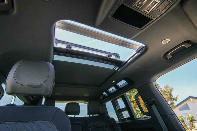 Used 2023 Land Rover Defender 90 X-Dynamic SE image 64