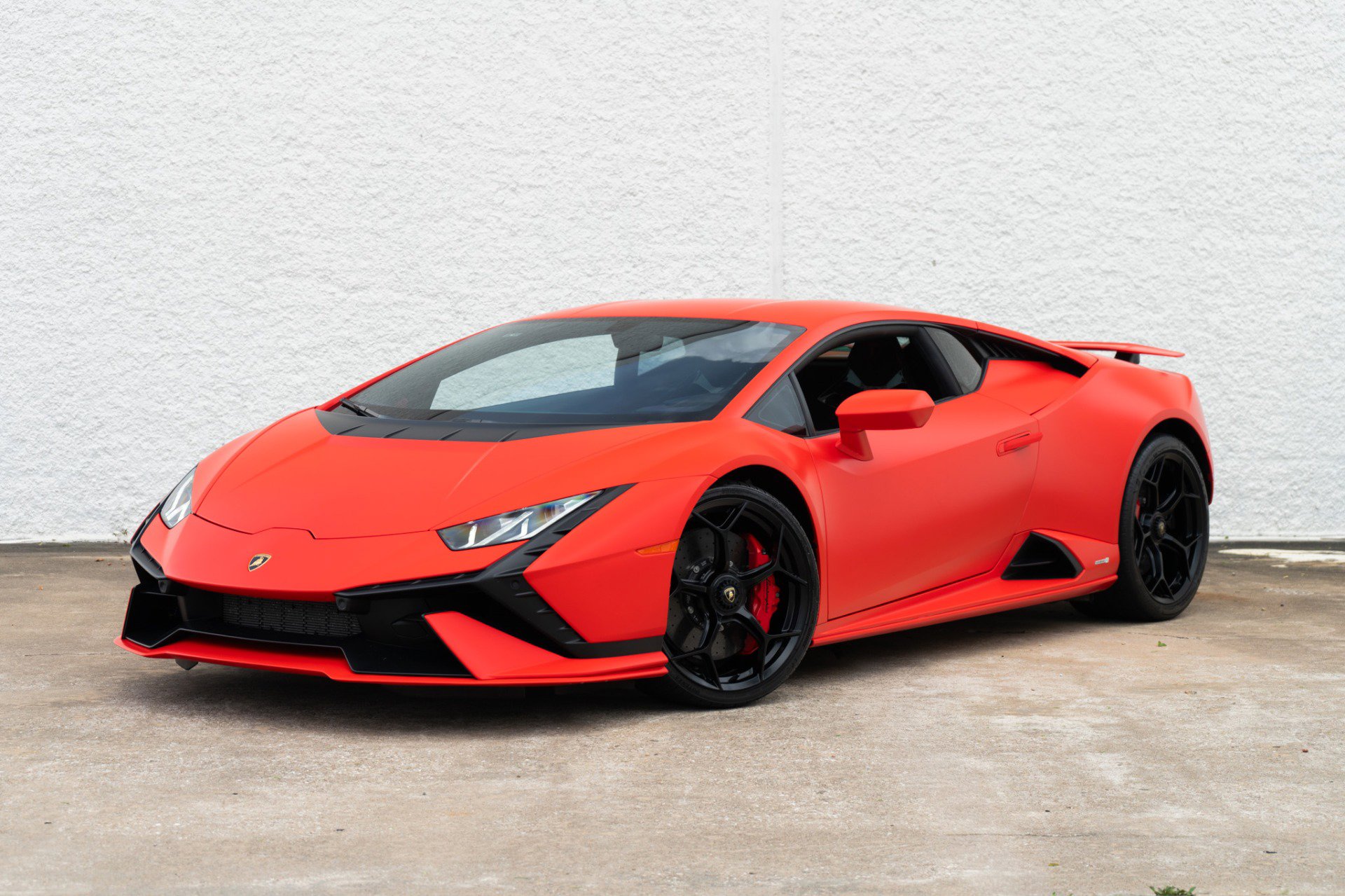 Used 2023 Lamborghini Huracan Tecnica image 1