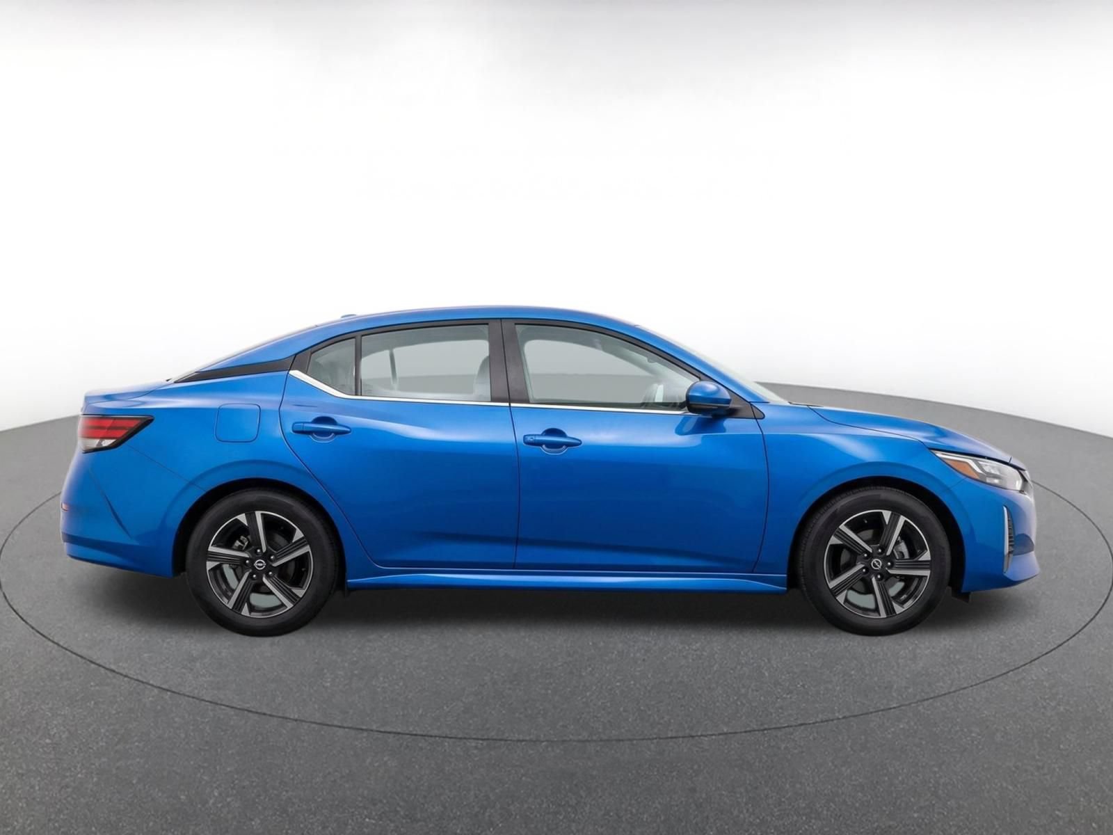 Used 2025 Nissan Sentra SV FWD image 14