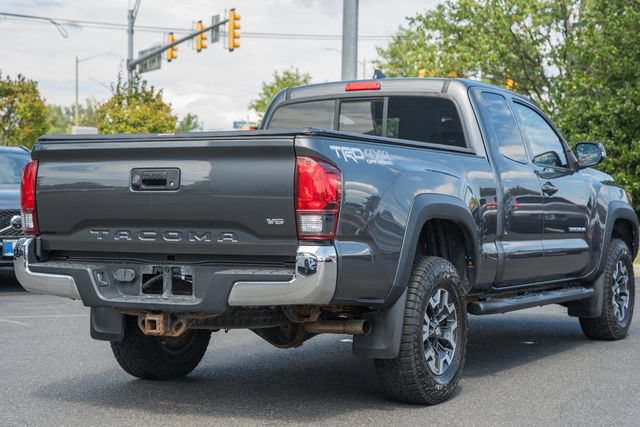 Used 2018 Toyota Tacoma TRD Off-Road w/ Four Season Floor Mat Package AWD/4WD image 5