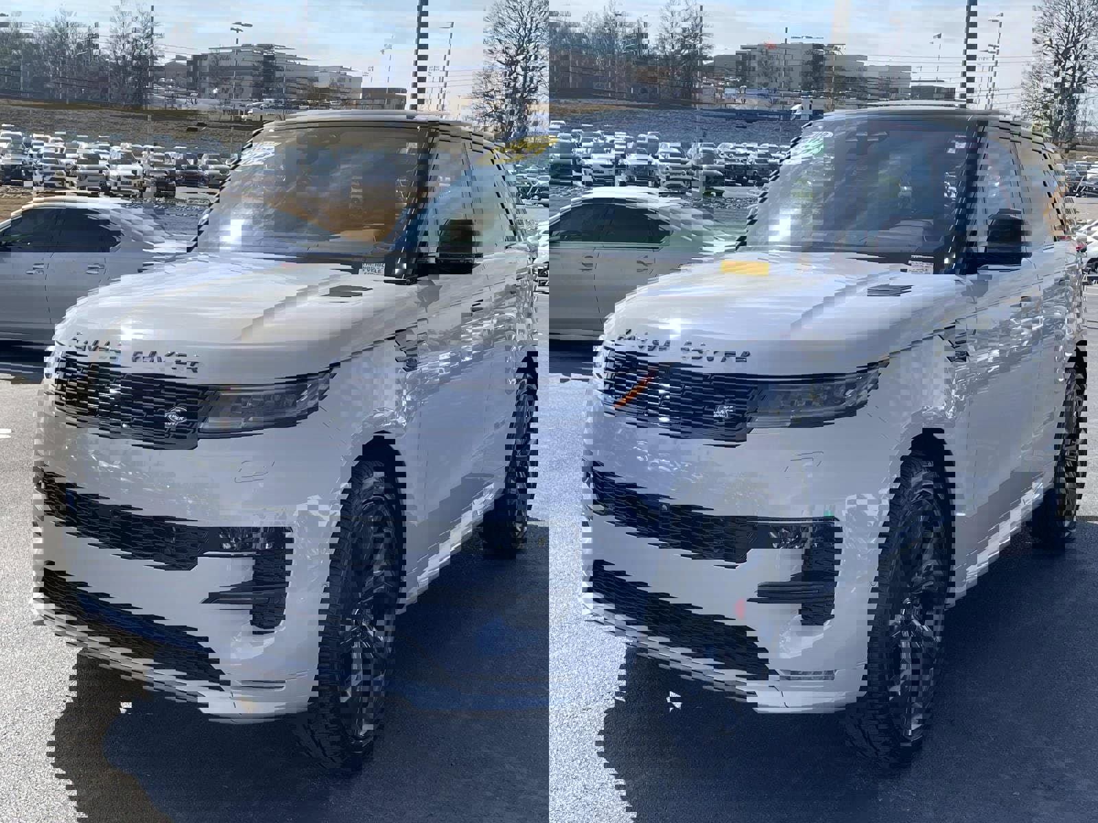 Used 2024 Land Rover Range Rover Sport Dynamic SE image 3