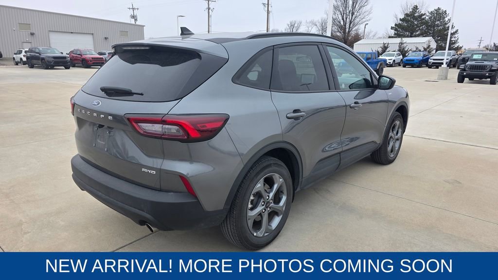 Used 2025 Ford Escape ST-Line image 5