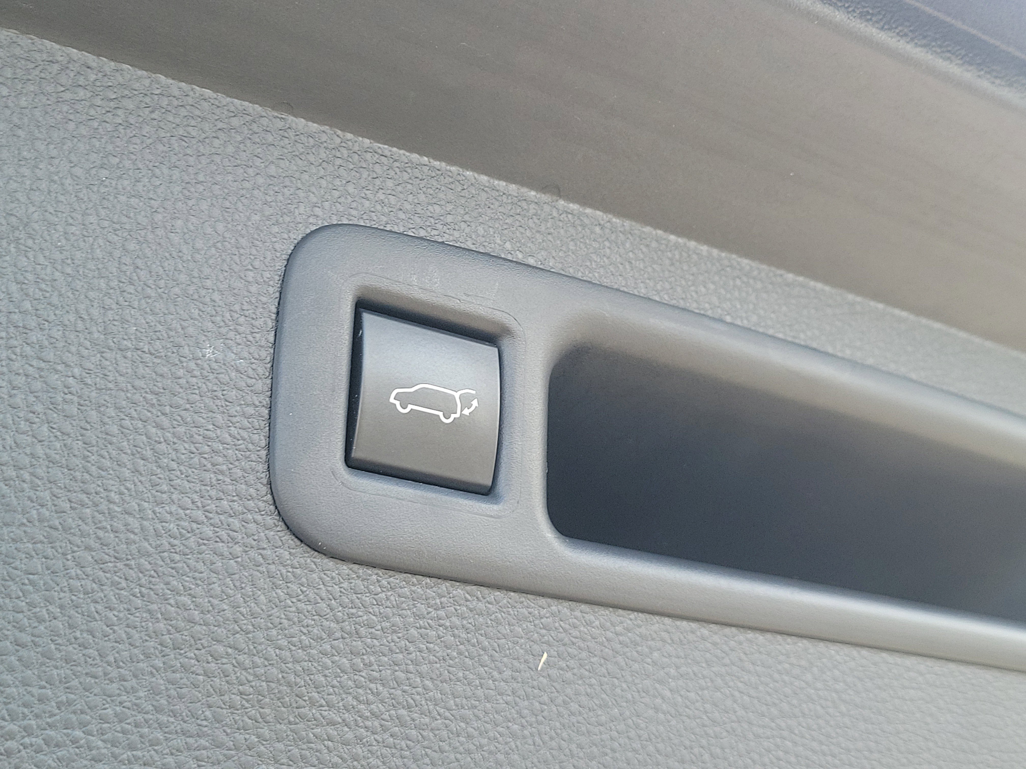 Used 2022 Toyota Highlander XLE image 8