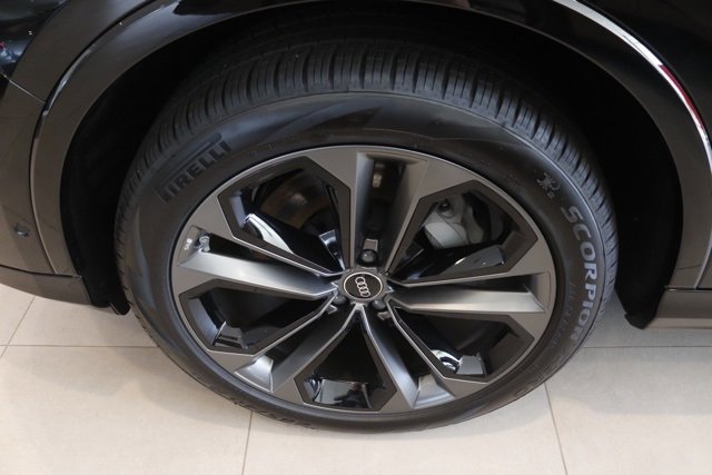 New 2025 Audi Q7 3.0T Prestige image 9