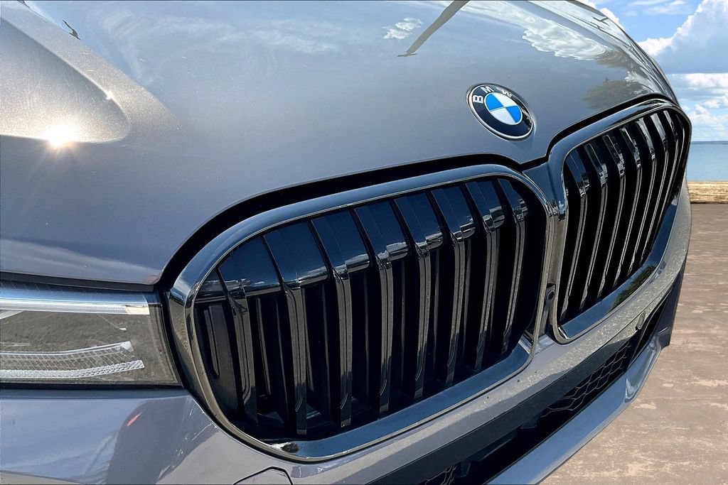 Used 2020 BMW 740i w/ M Sport Package RWD image 33