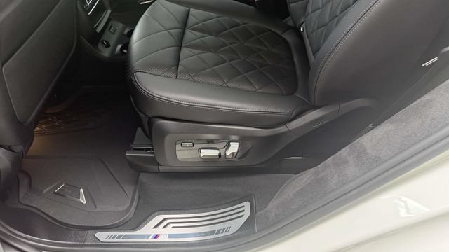 Used 2024 BMW X7 xDrive40i w/ M Sport Package AWD/4WD image 62