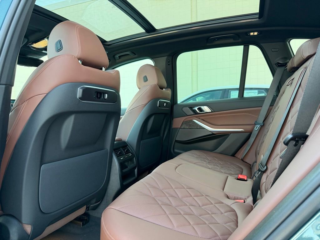 New 2026 BMW X5 xDrive50e w/ Premium Package image 39
