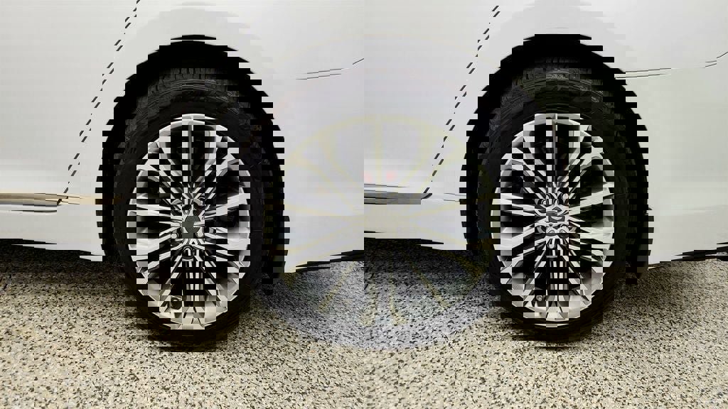 Used 2017 Genesis G80 3.8 w/ Option Group 02 image 9