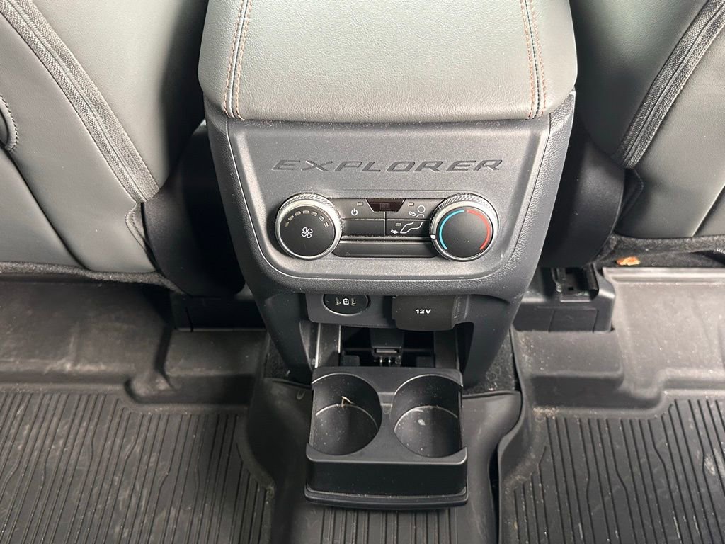Used 2025 Ford Explorer Active w/ Active Comfort Package image 21