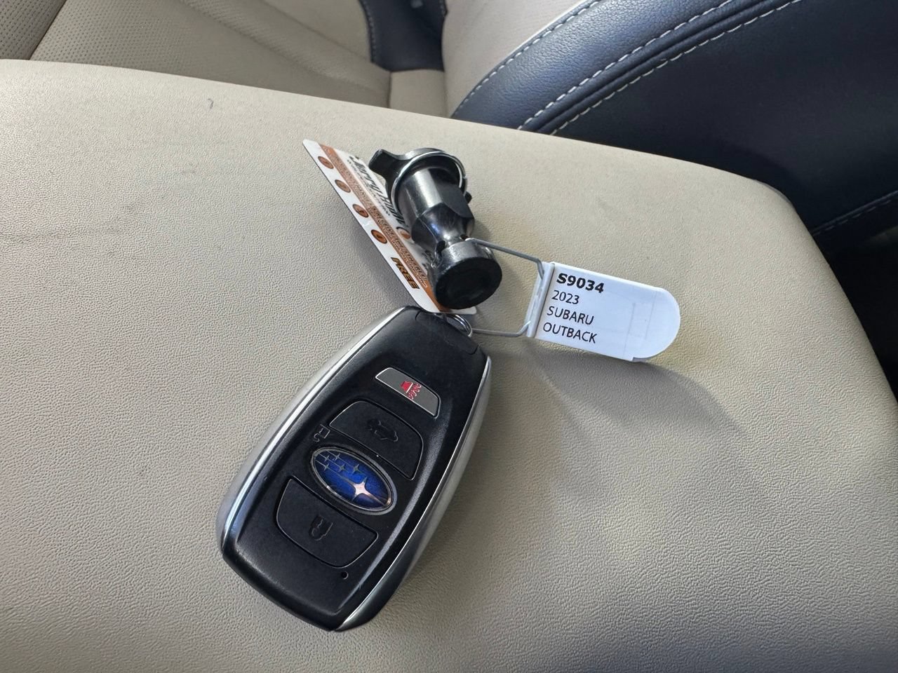 Used 2023 Subaru Outback Limited AWD/4WD image 3