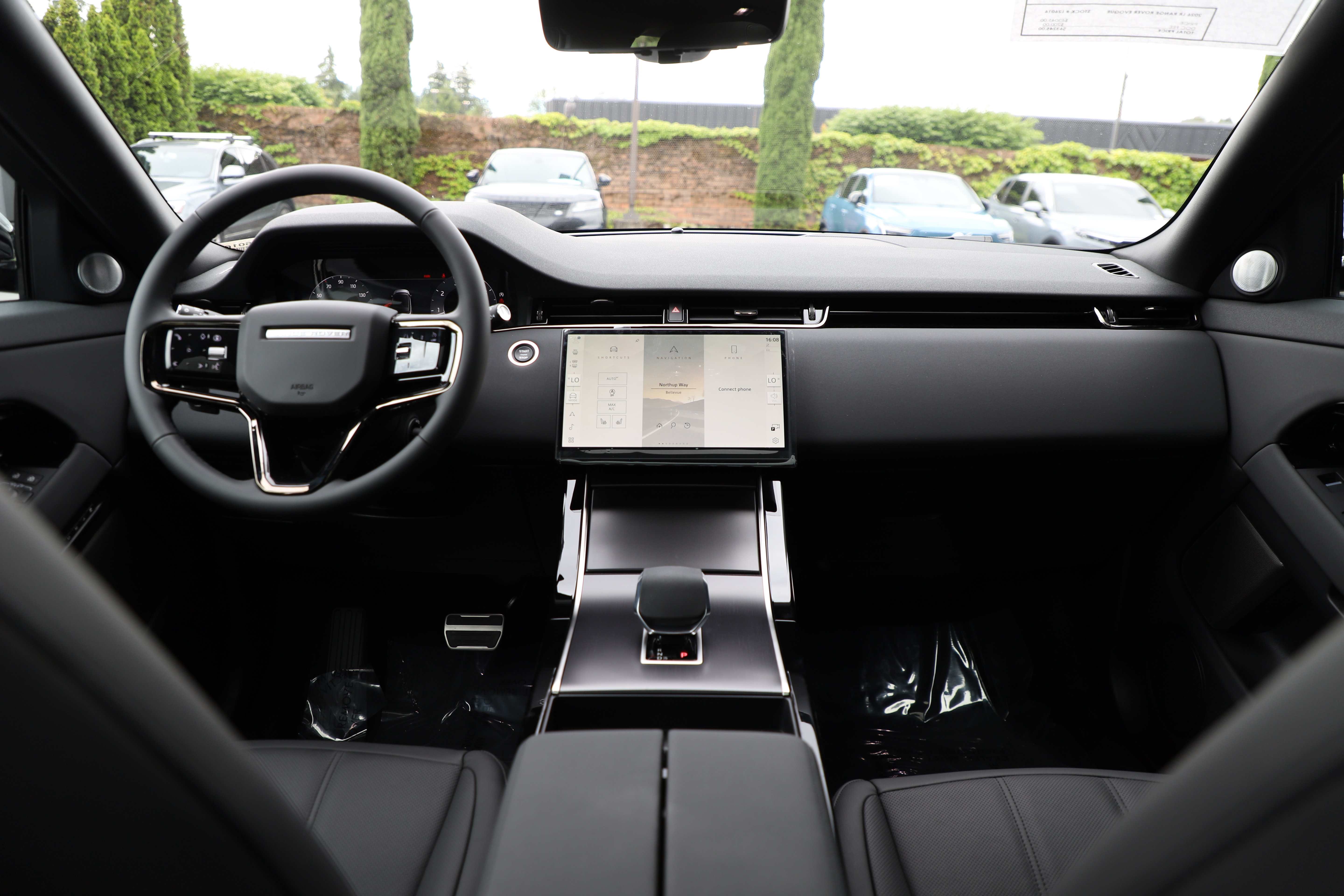 New 2026 Land Rover Range Rover Evoque Dynamic SE AWD/4WD image 14