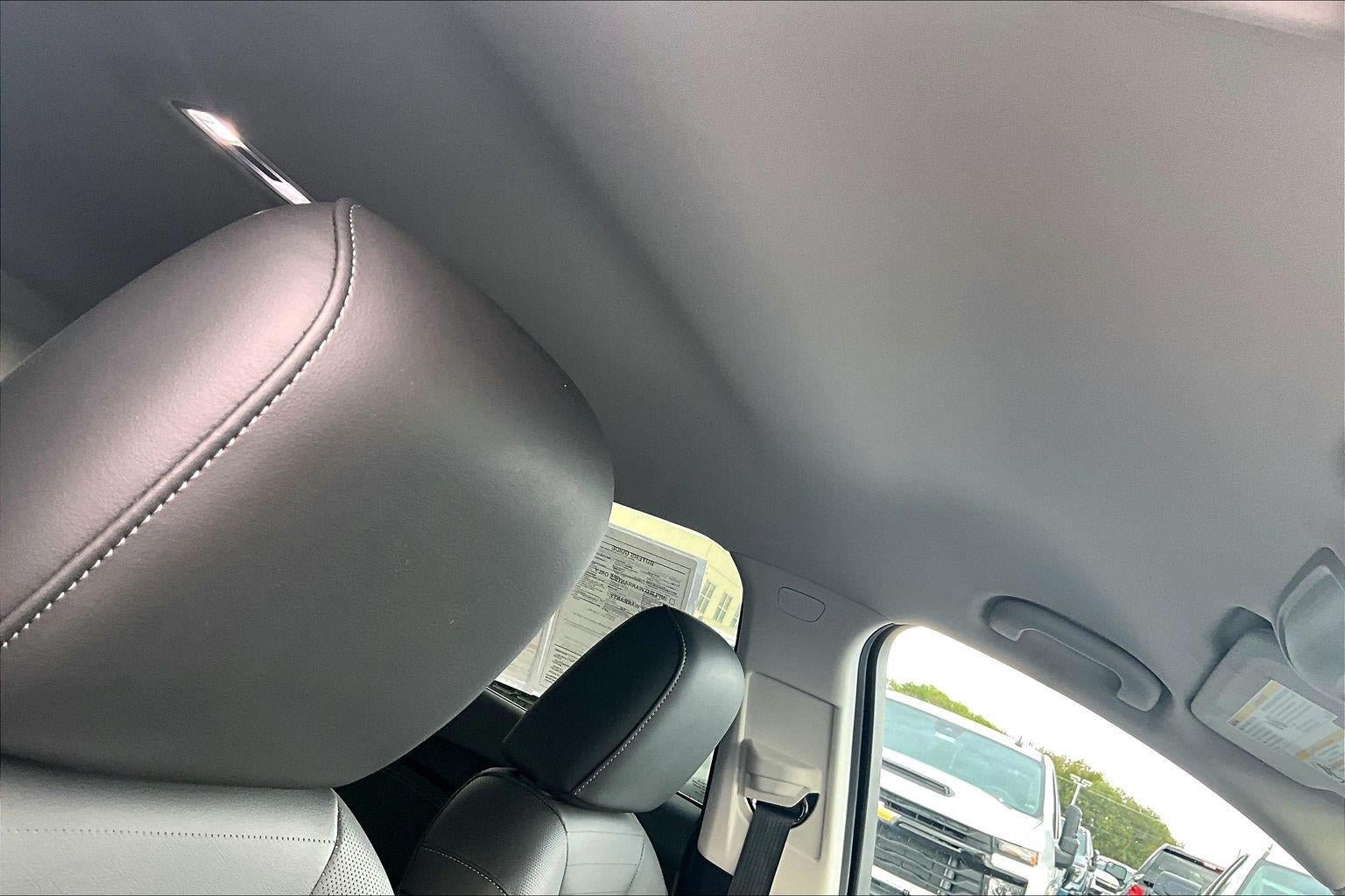 Used 2025 Buick Envision Preferred AWD/4WD image 30