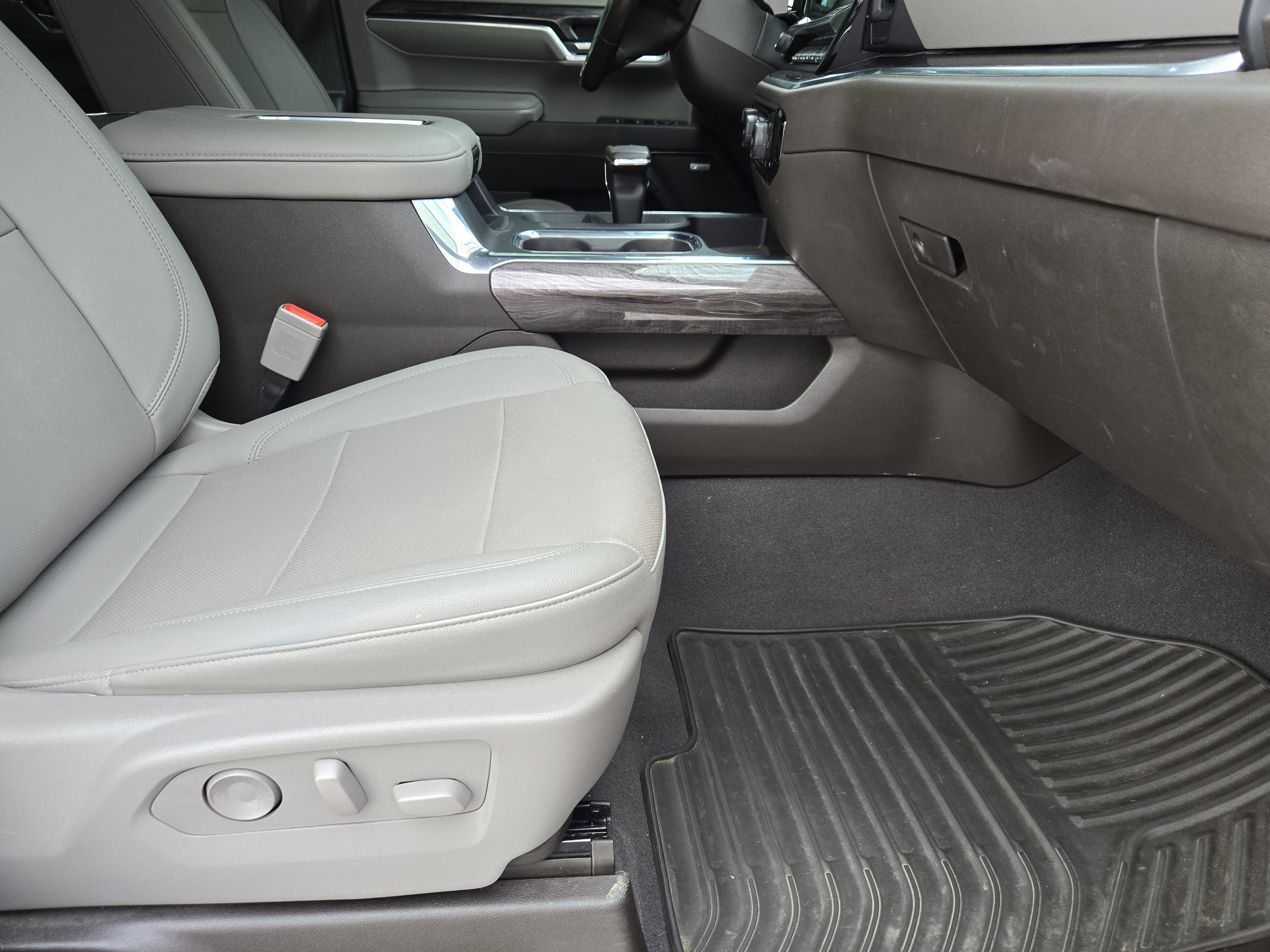 Used 2022 Chevrolet Silverado 1500 LTZ image 17