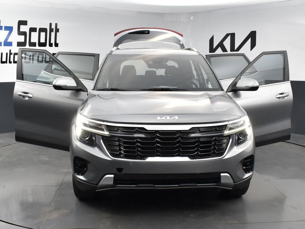Used 2024 Kia Seltos EX FWD image 25