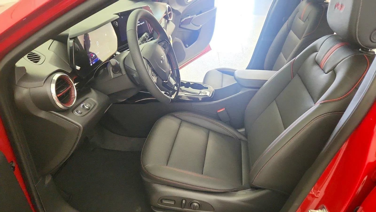 New 2026 Chevrolet Trax RS w/ Driver Confidence Package FWD image 15