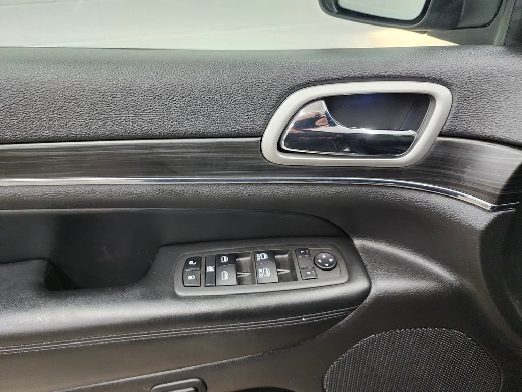 Used 2022 Jeep Grand Cherokee Limited image 10