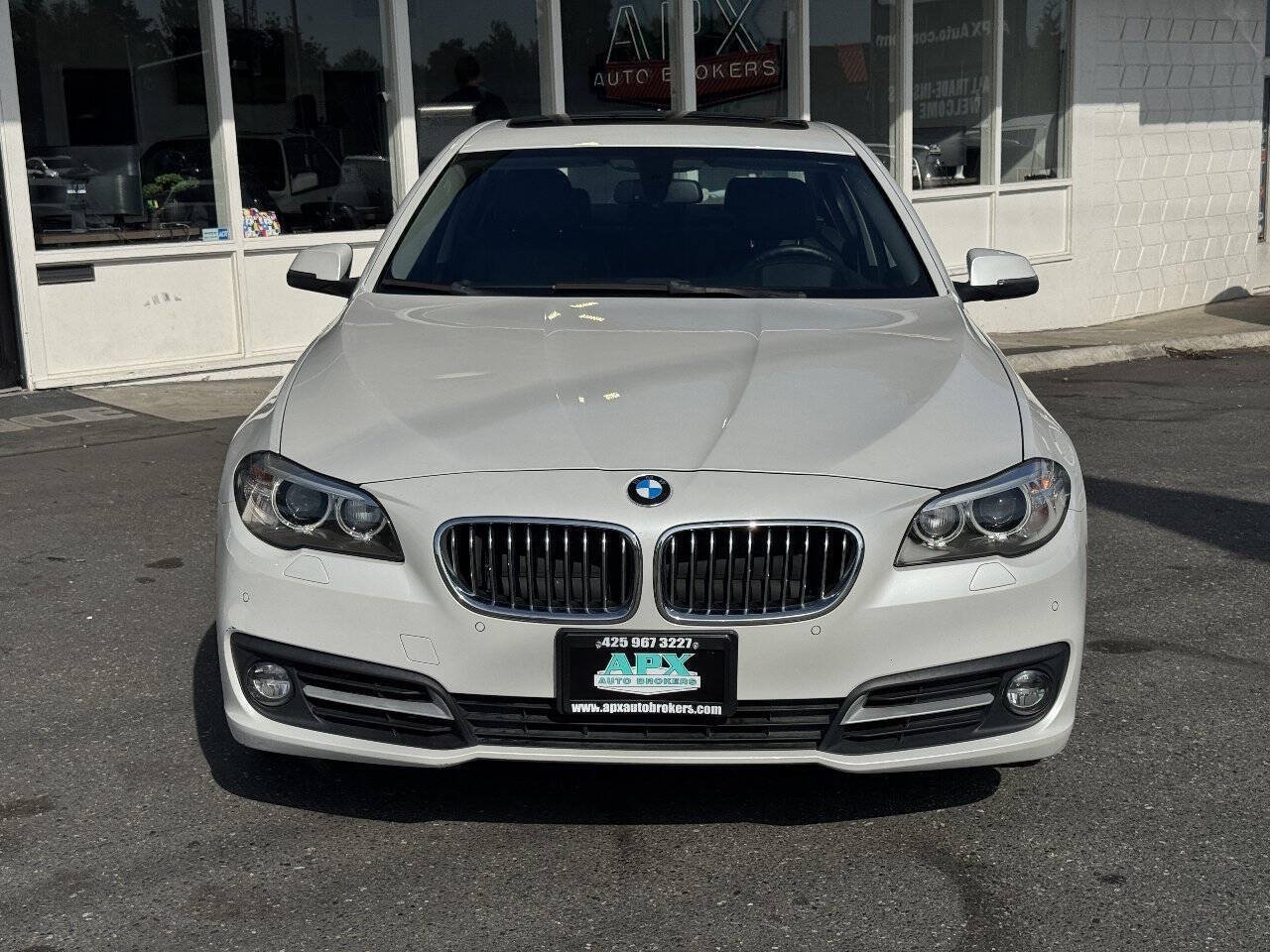 Used 2015 BMW 528i Sedan RWD image 11