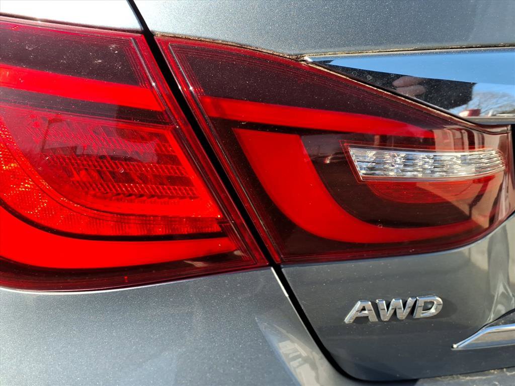 Used 2016 INFINITI Q70 3.7 image 11