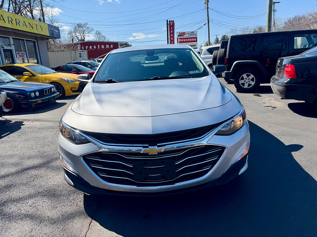 Used 2021 Chevrolet Malibu LS FWD image 2