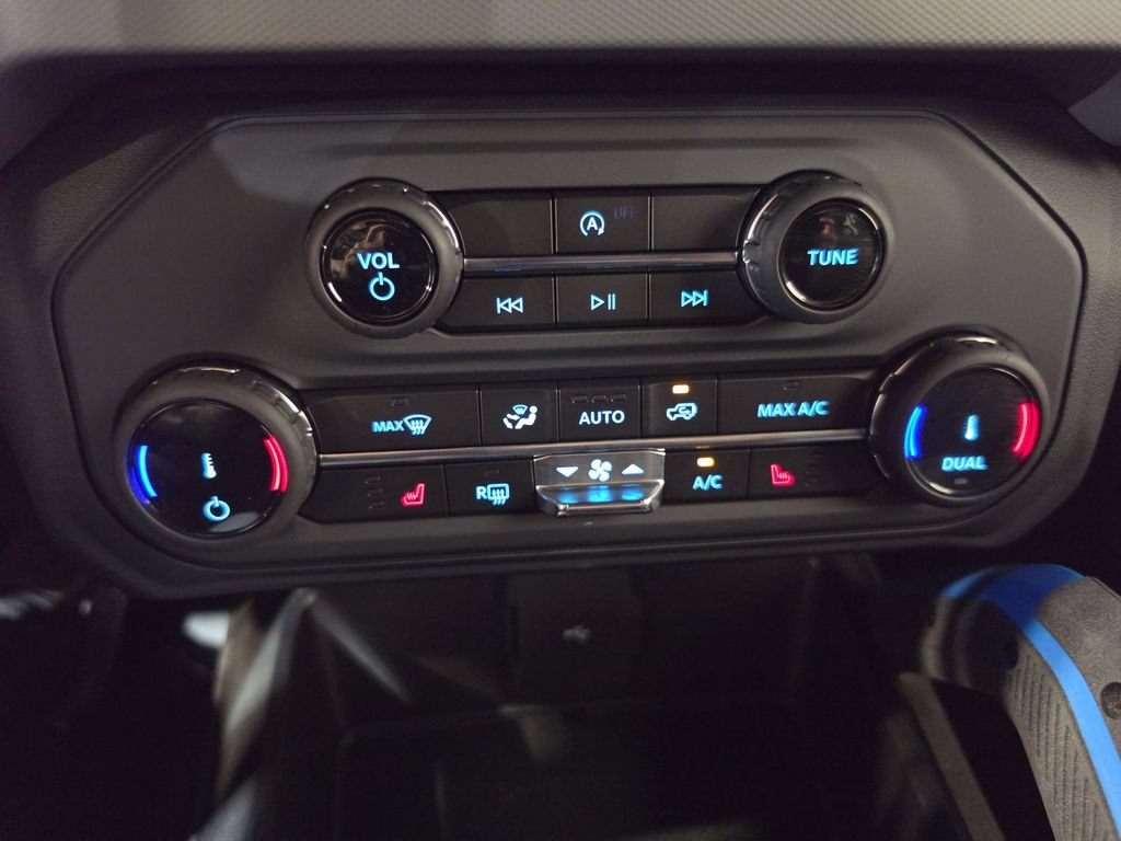 Used 2022 Ford Bronco Black Diamond AWD/4WD image 16