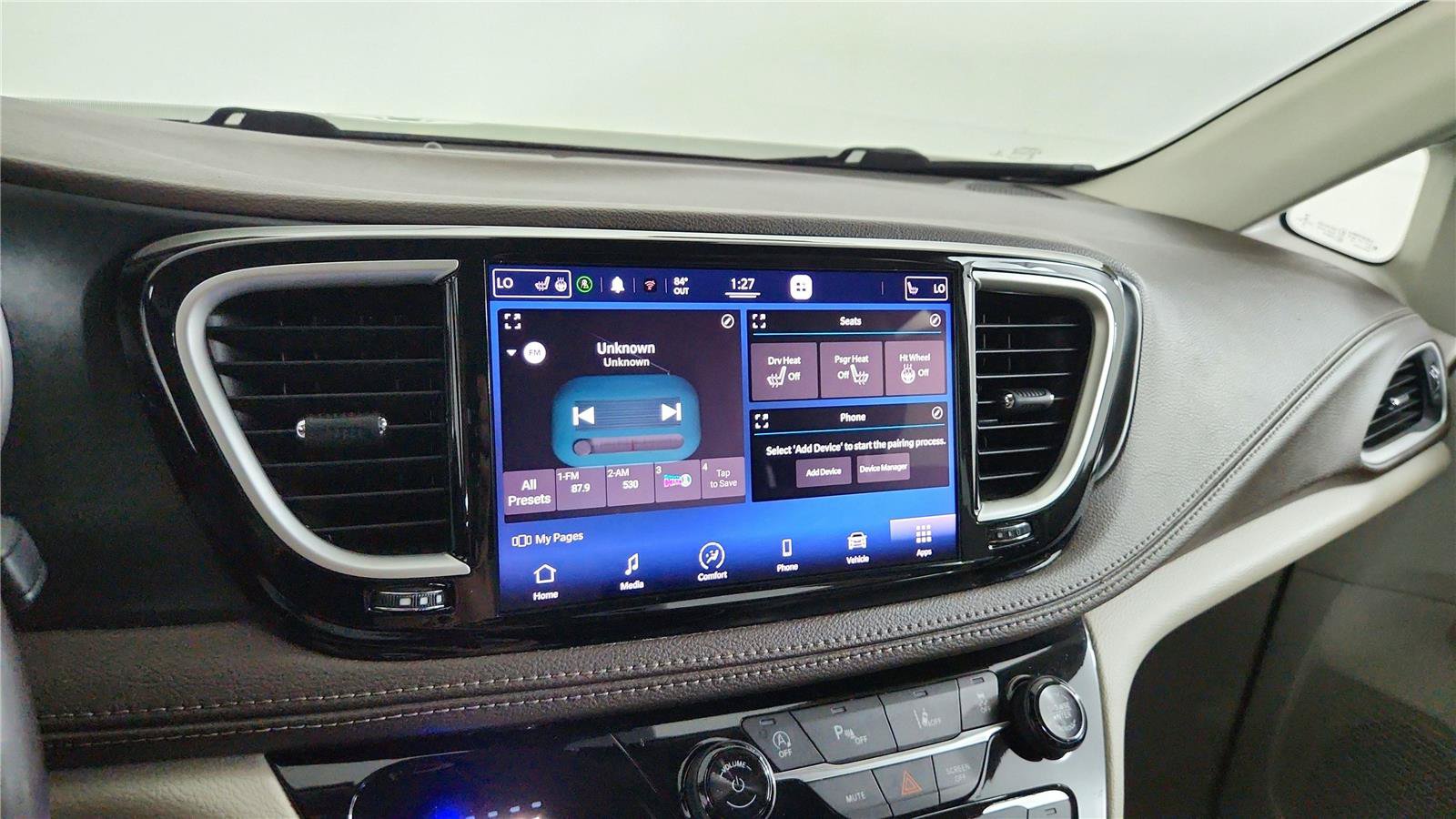 Used 2021 Chrysler Pacifica Touring-L w/ Uconnect Theater Family Group FWD image 25