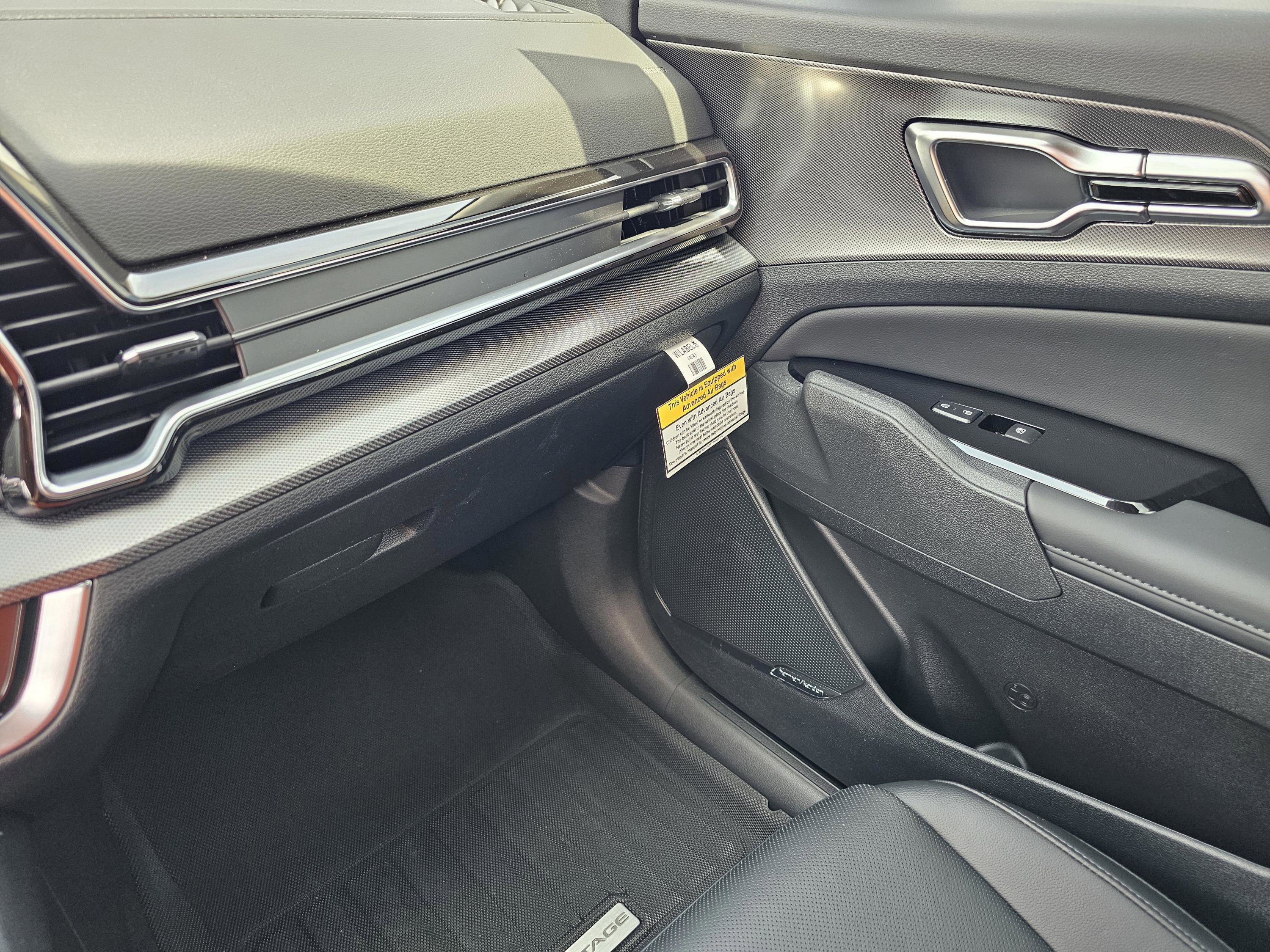 Used 2025 Kia Sportage SX image 21