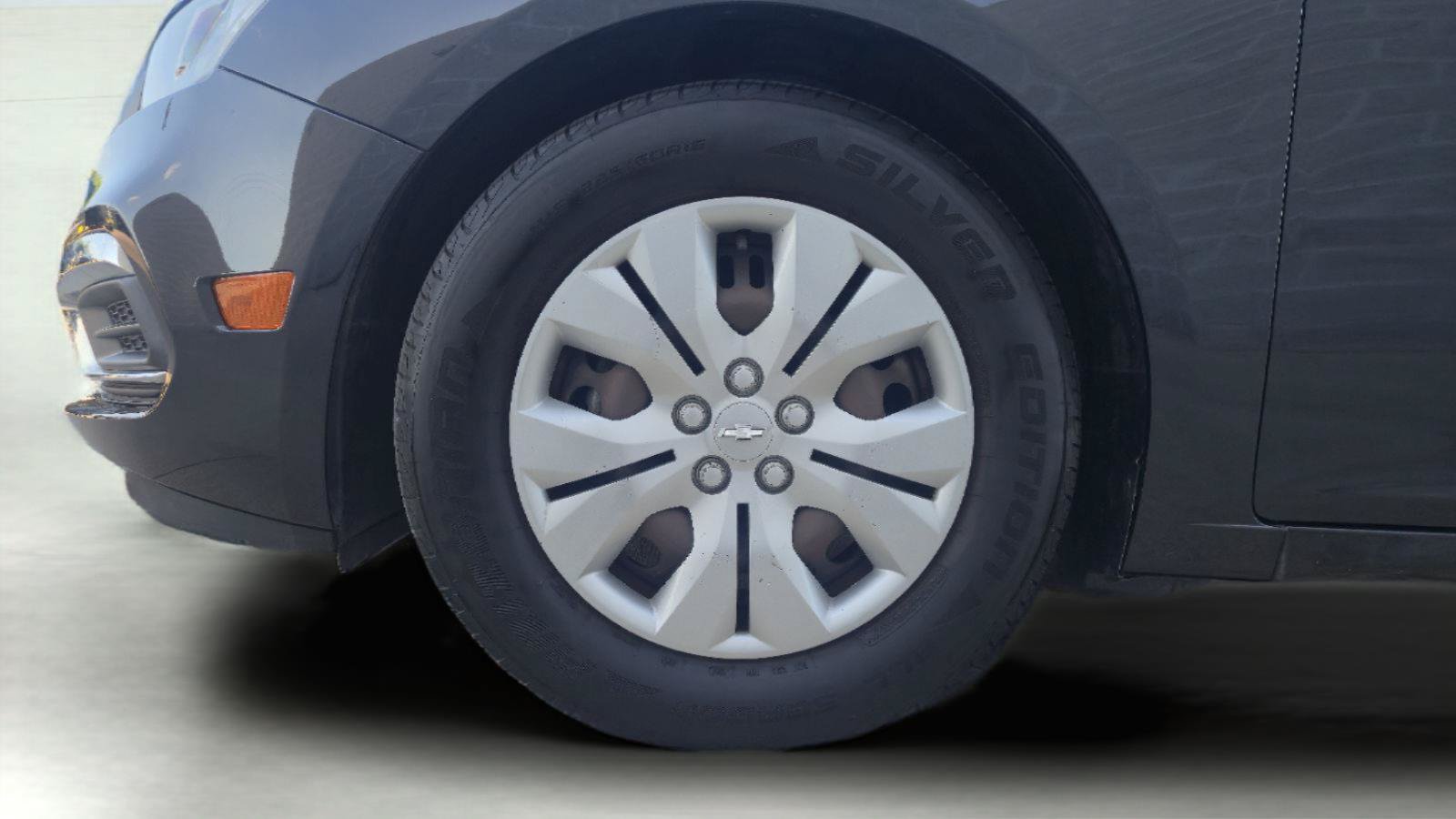 Used 2016 Chevrolet Cruze LS FWD image 11
