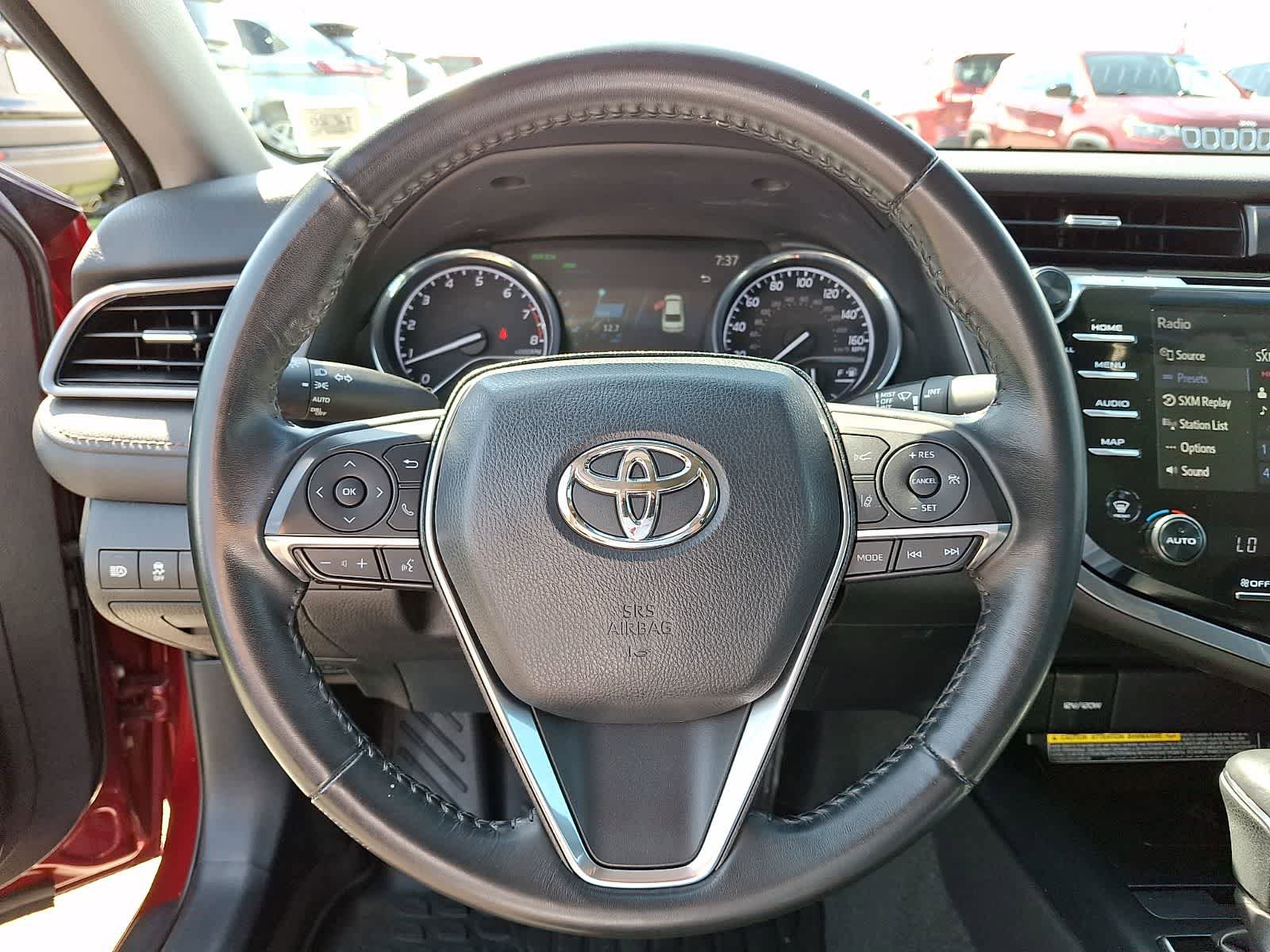 Used 2020 Toyota Camry XLE image 23