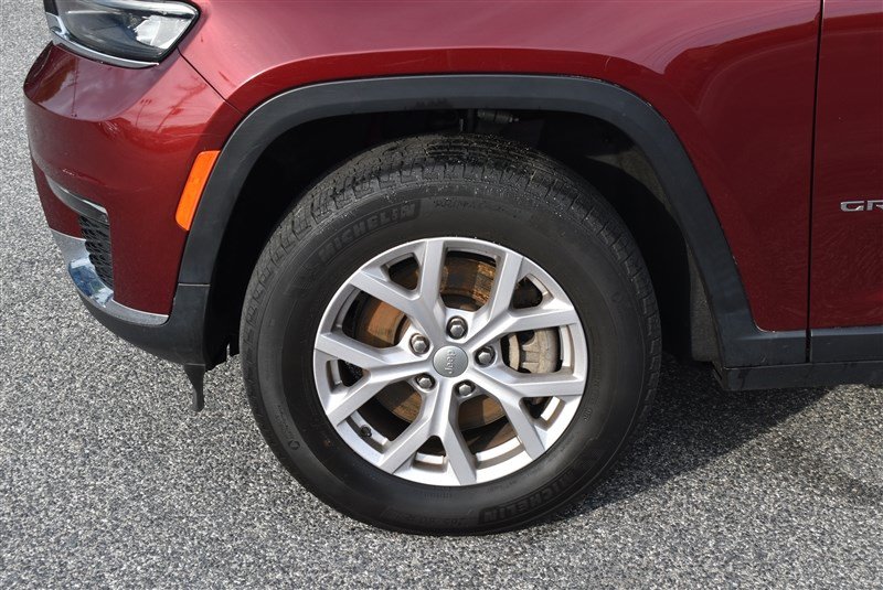 Used 2022 Jeep Grand Cherokee L Limited AWD/4WD image 3