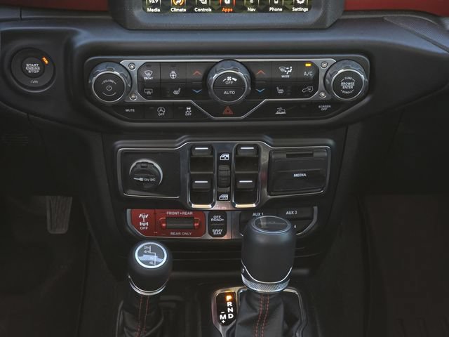 Used 2022 Jeep Gladiator Rubicon w/ Cold Weather Group AWD/4WD image 14