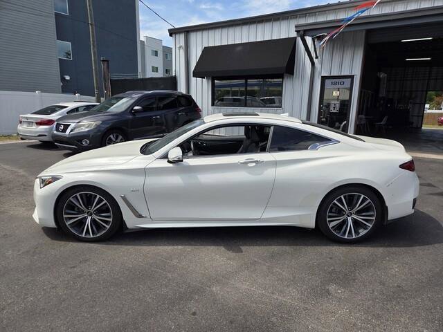 Used 2020 INFINITI Q60 3.0t Luxe w/ Essential Package image 5