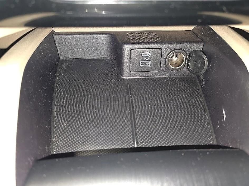 Used 2022 Ford Escape SE w/ Cold Weather Package image 22