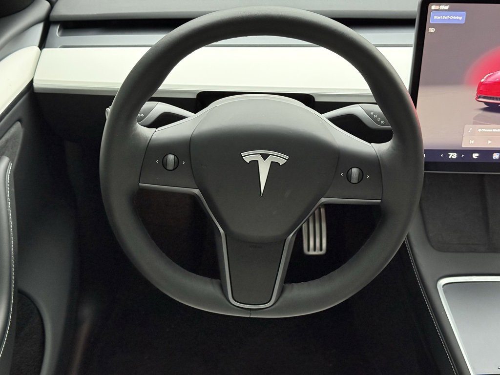 Used 2025 Tesla Model Y Performance image 12