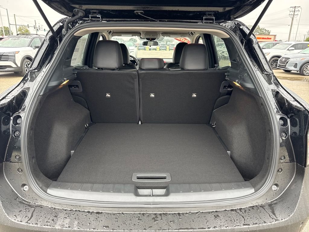 New 2026 Nissan Kicks SR image 13