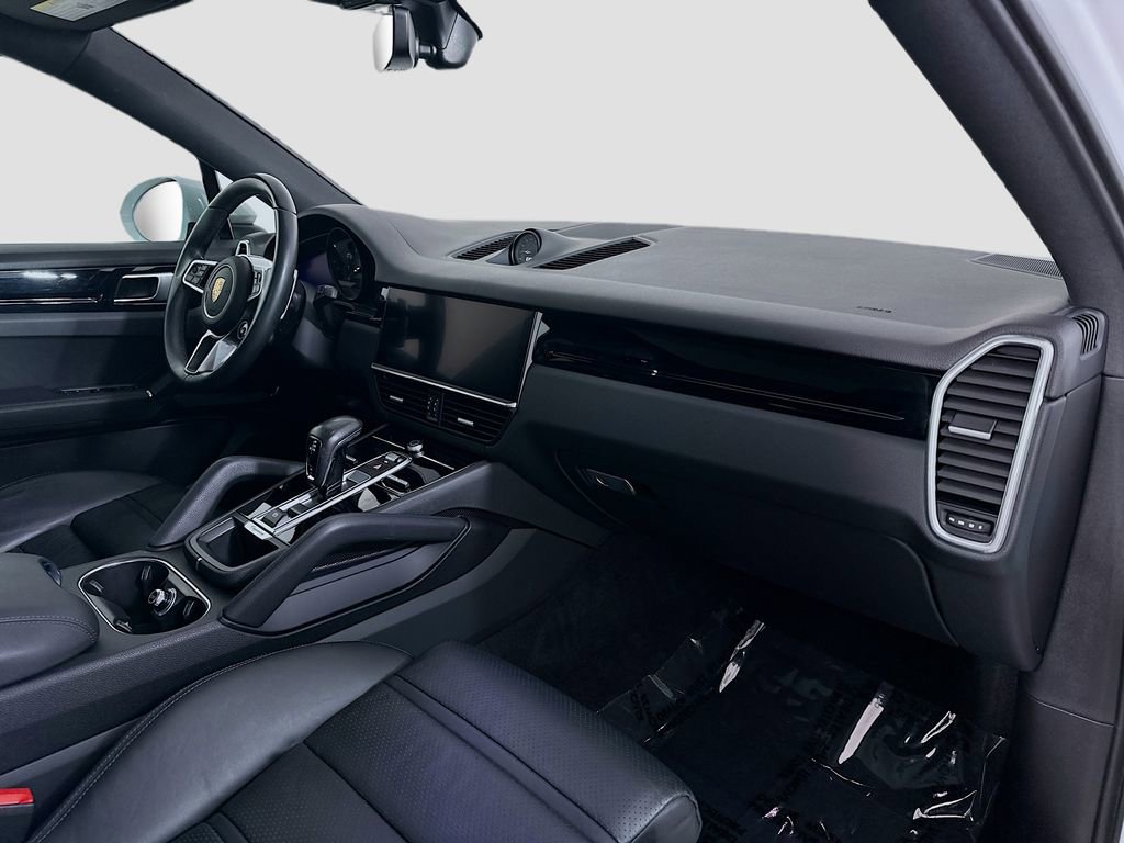 Certified 2022 Porsche Cayenne Coupe image 32