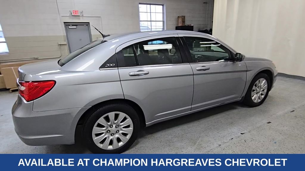 Used 2014 Chrysler 200 LX image 12