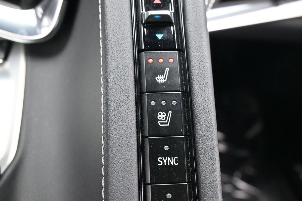 Used 2020 Chevrolet Corvette Stingray Preferred Cpe w/ 2LT Preferred Equipment Group RWD image 25