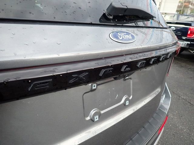 Certified 2025 Ford Explorer Platinum w/ LUX Leather Package image 6