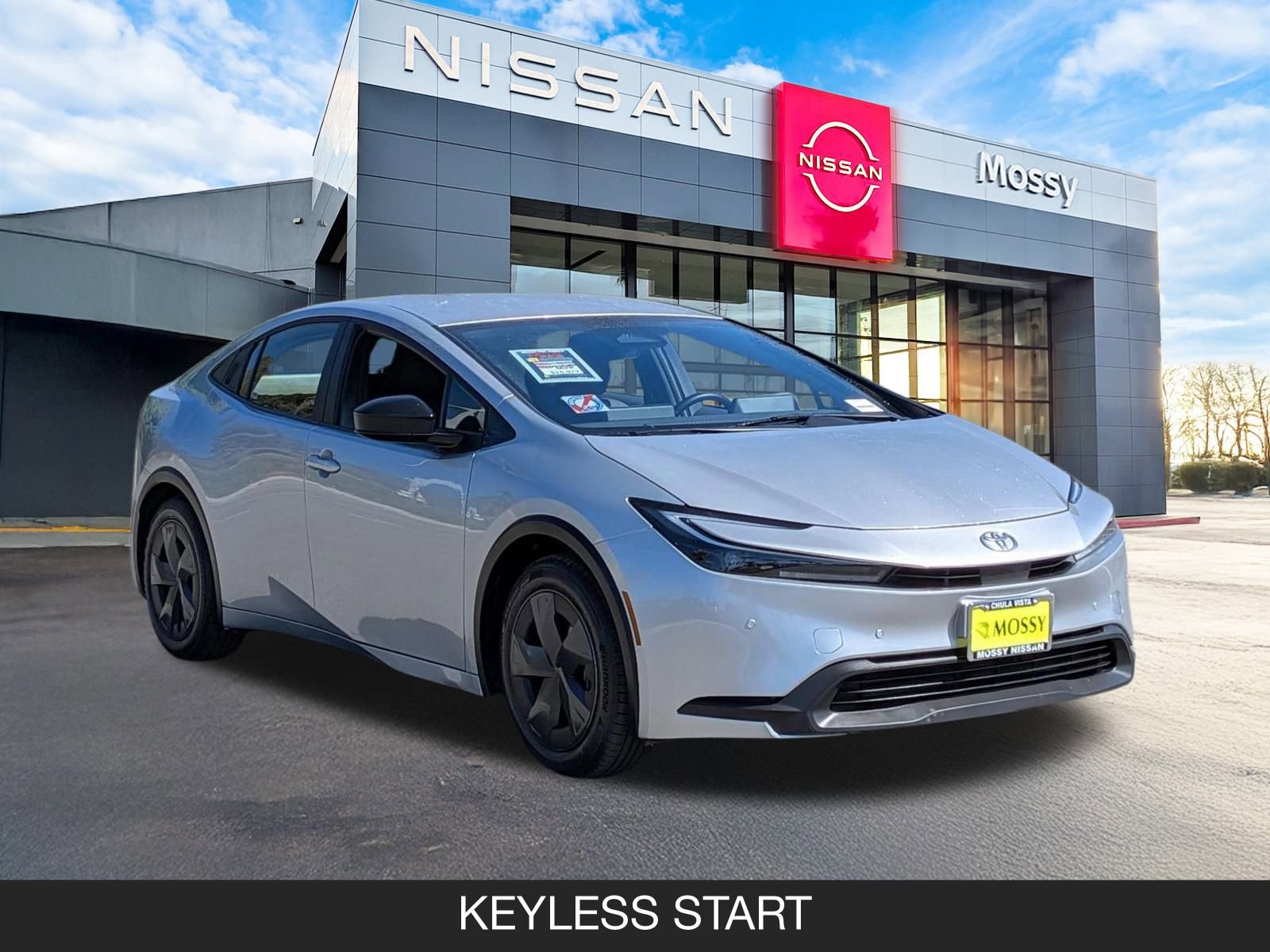 Used 2024 Toyota Prius LE image 2