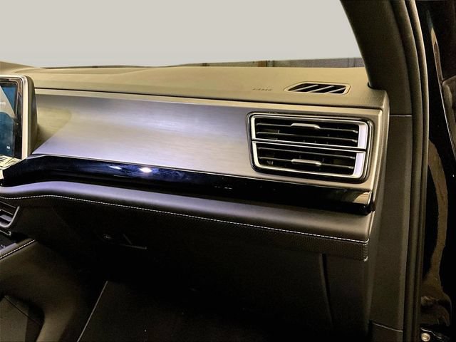 Used 2024 Volkswagen Atlas Cross Sport SE w/ Black Wheel Package AWD/4WD image 15
