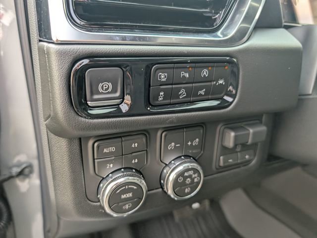 New 2026 GMC Yukon XL Denali w/ Denali Reserve Package image 16