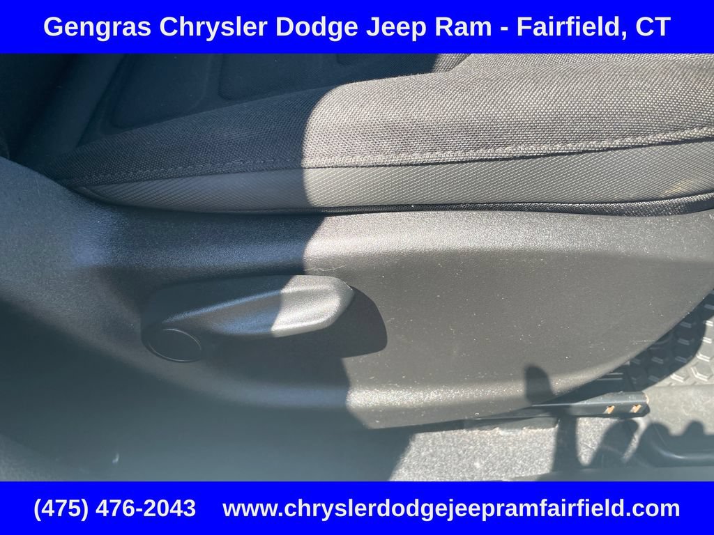 Used 2017 Jeep Renegade Altitude AWD/4WD image 18