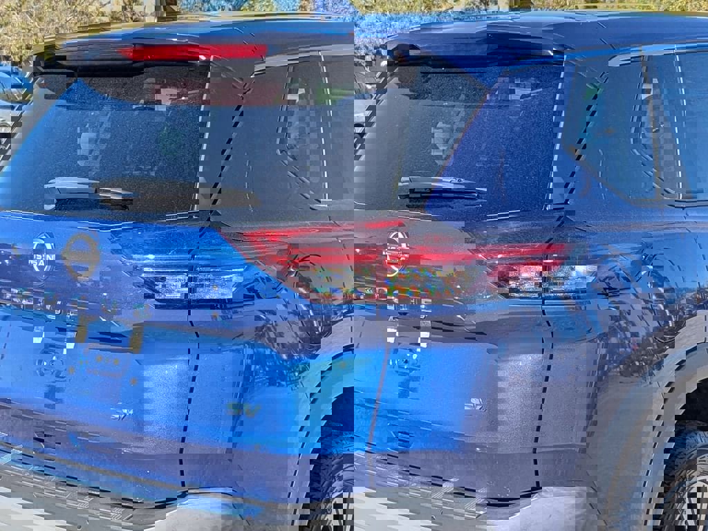 Used 2023 Nissan Rogue SV image 7