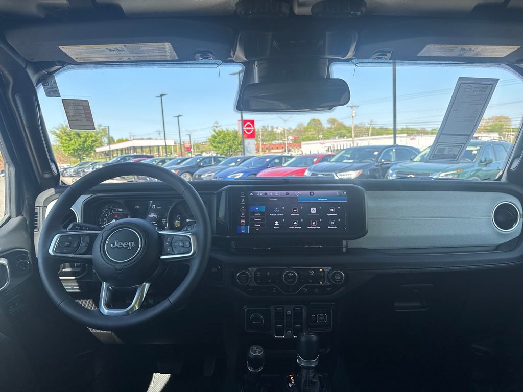 Used 2025 Jeep Wrangler Unlimited Sahara w/ Safety Group image 23