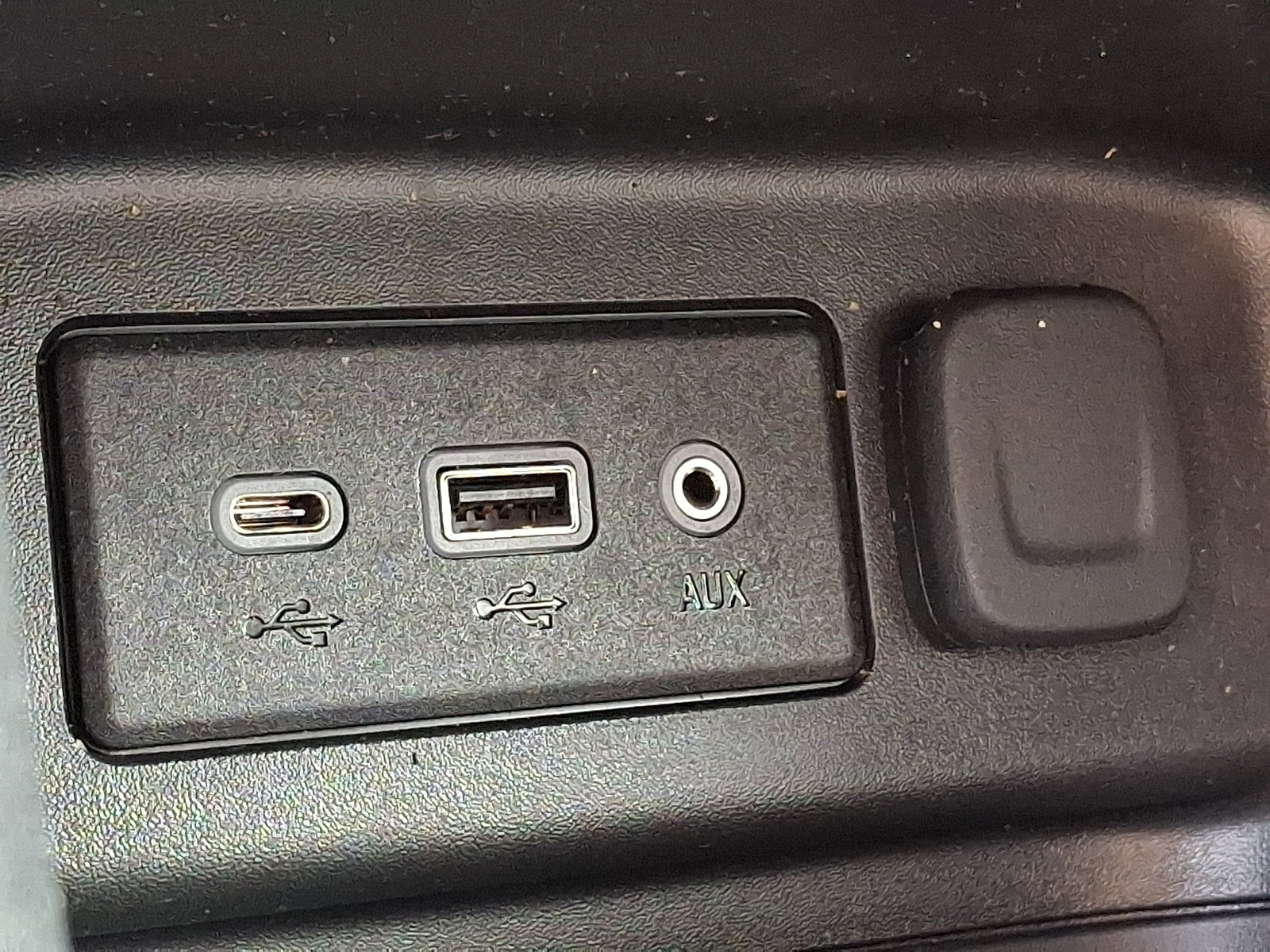 Certified 2023 Chevrolet Equinox RS w/ LPO, Floor Liner Package AWD/4WD image 25