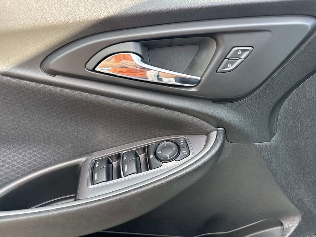 Used 2023 Chevrolet Malibu LS image 21