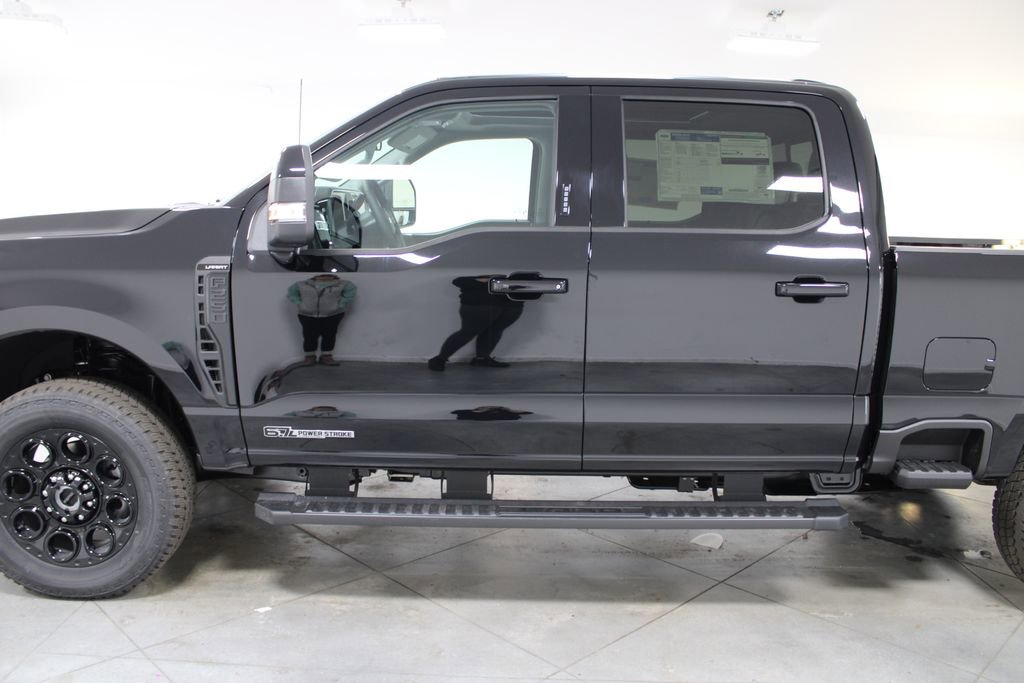 New 2026 Ford F250 Lariat w/ Black Appearance Package image 5