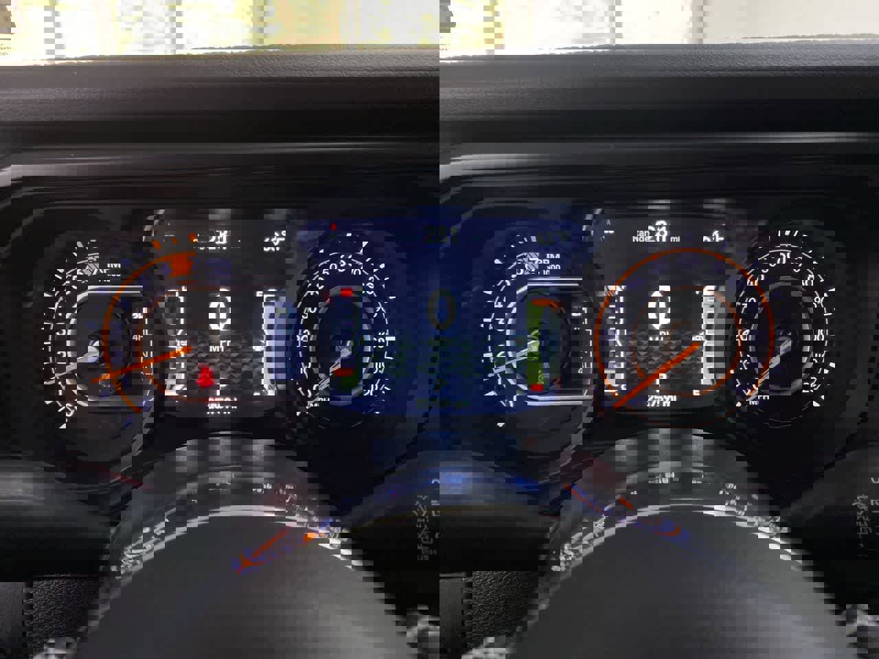 Used 2025 Jeep Wrangler Sahara image 27