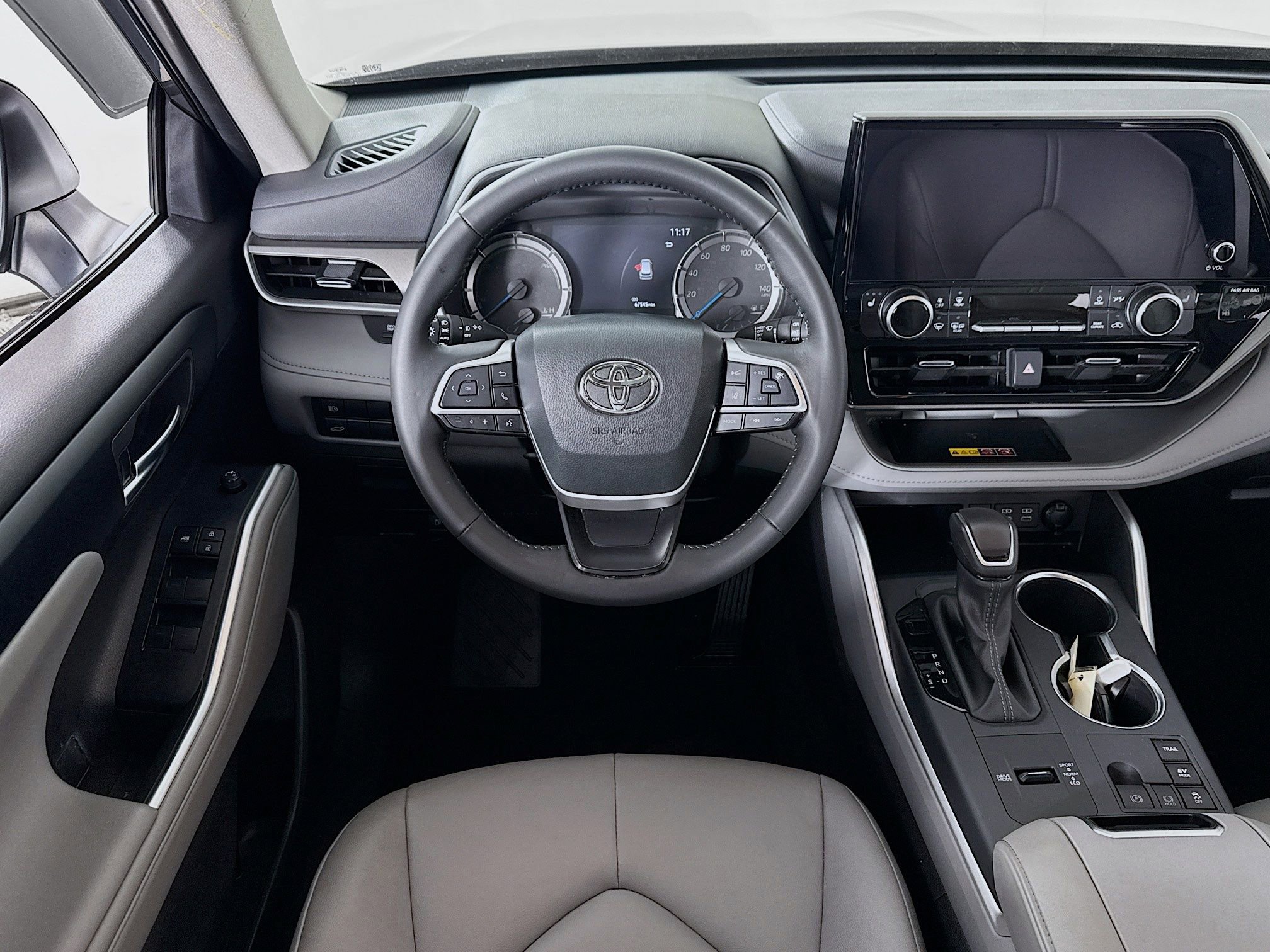 Certified 2025 Toyota Highlander XLE image 19